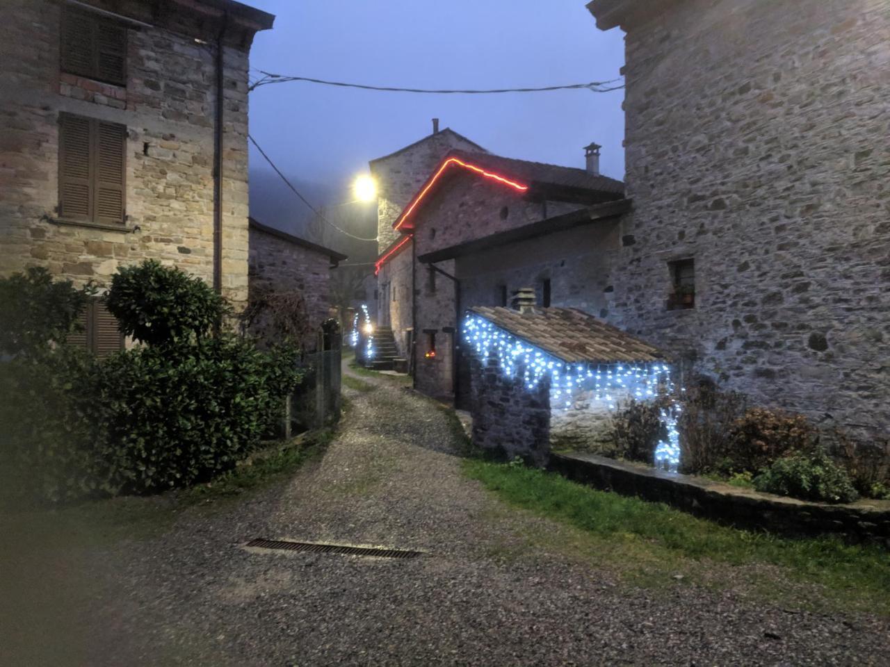 Albergo Diffuso Casa Delle Favole Ferriere Екстер'єр фото