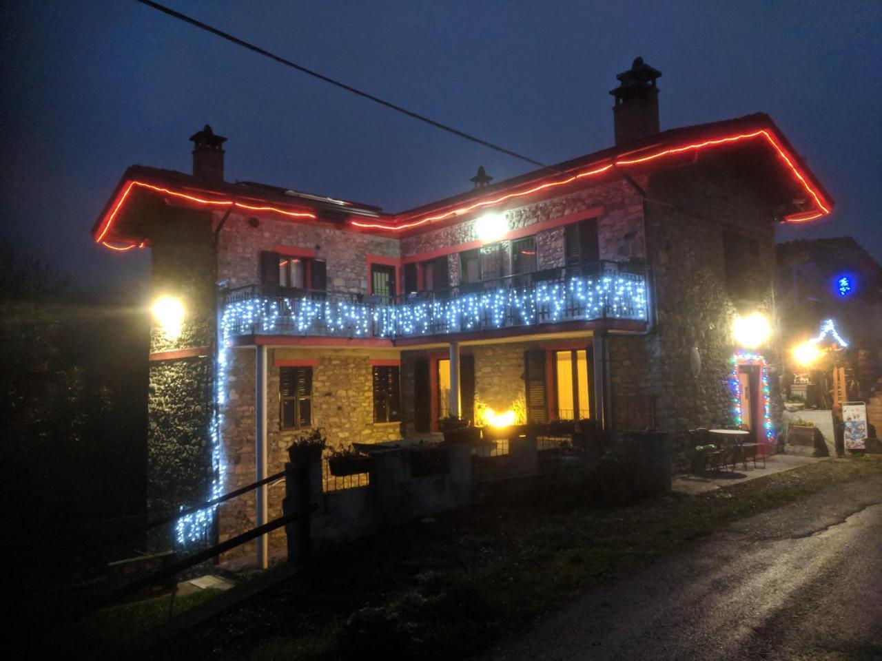Albergo Diffuso Casa Delle Favole Ferriere Екстер'єр фото